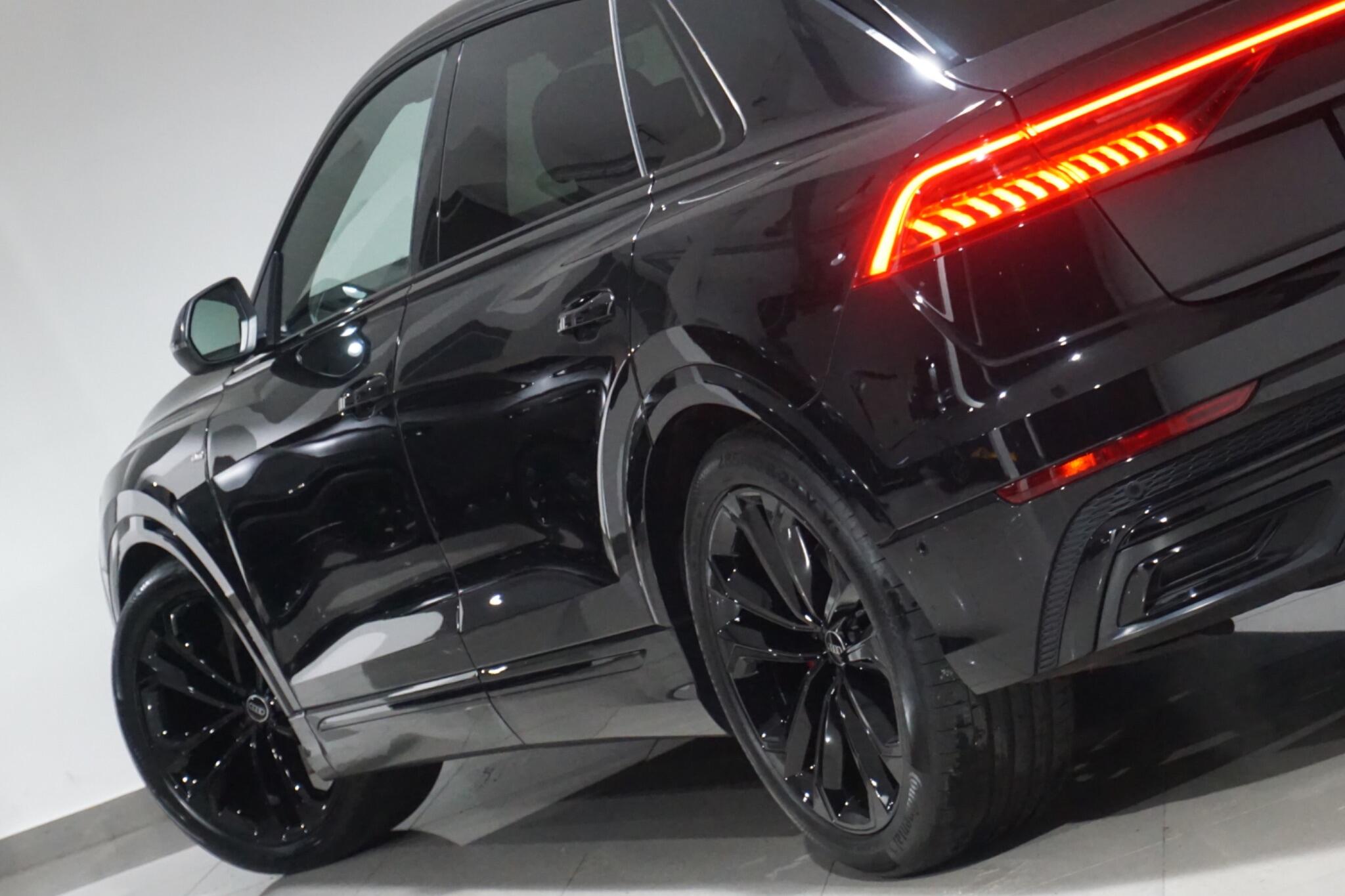 Audi Q8 3.0 TFSI V6 55 Black Edition SUV 5dr Petrol Tiptronic quattro Euro 6 (s/s) (340 ps)